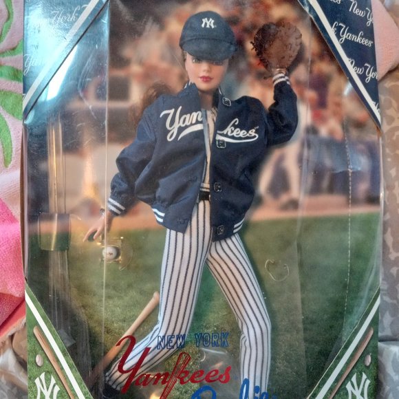 1999 Limited Edition New York Yankee Barbie (please read below) - Picture 1 of 5